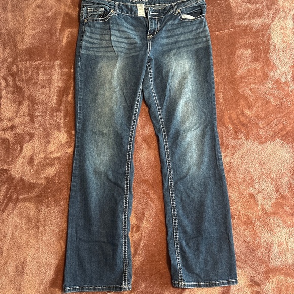 Maurice’s Bootcut - Picture 1 of 3